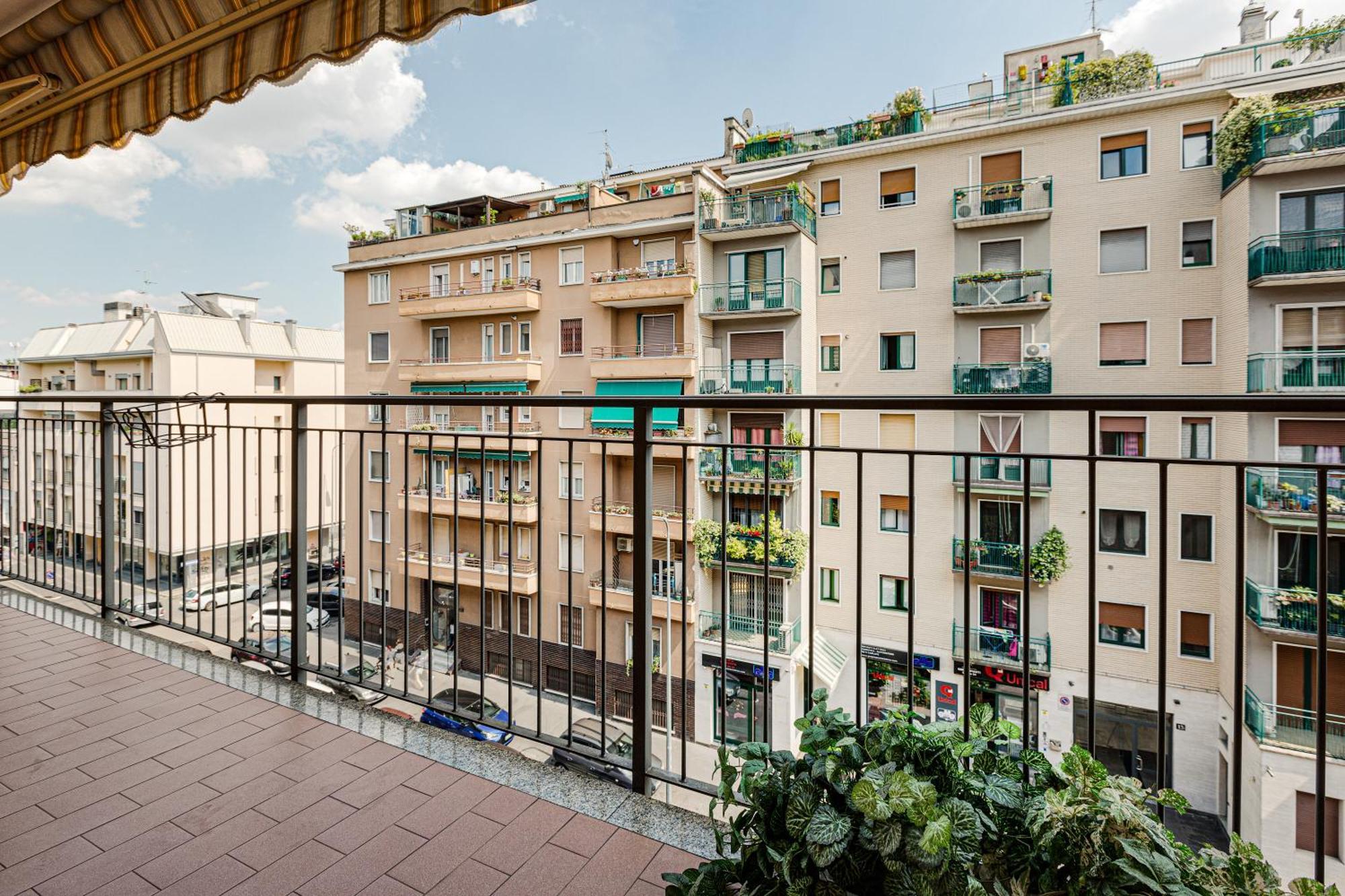 Cosy With Balcony & Private Garage Appartement